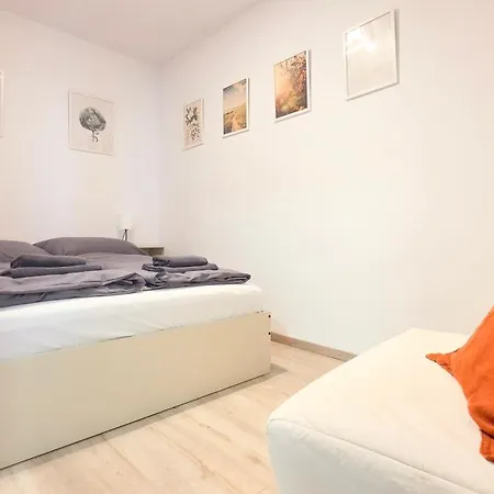 Apartament Lelle *